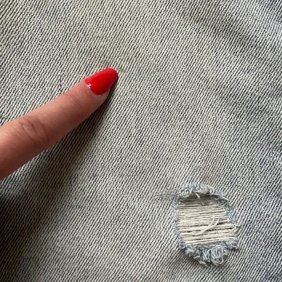 American Eagle High-Waisted Distressed Mom Jeans | 0 Regular, Button Fly, Light - Picture 8 of 8